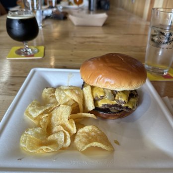 Kalihi Beer - Smash burger Saturday $12.99 - Brewpubs Near Me - Honolulu, Hawaii