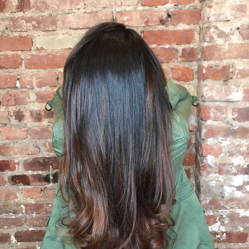 Came to get a hair cut, balayage and blow dry with Pablo and looooooved it! Highly recommended this guy did everything I asked for.