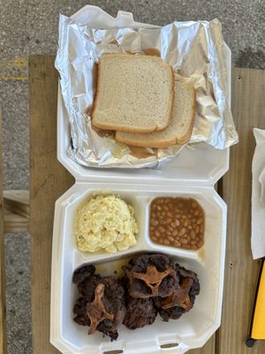 Charlie's Bar B Que & Catering by null