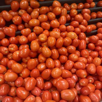 Food Lion - a pile of tomatoes in a grocery store - Grocery Near Me - Lorton, Virginia Food Lion - a pile of tomatoes in a grocery store - Grocery Near Me - Lorton, Virginia