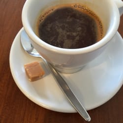 El Porteno - Long blacks come with fudge, too.