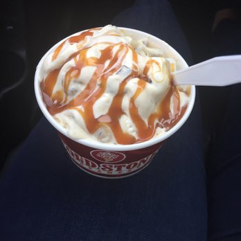 Cold Stone Creamery - Cake batter ice cream - Ice Cream & Frozen Yogurt Near Me - Oak Park, Illinois
