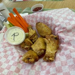 Yass Grubb Shack - Delicious garlic wings