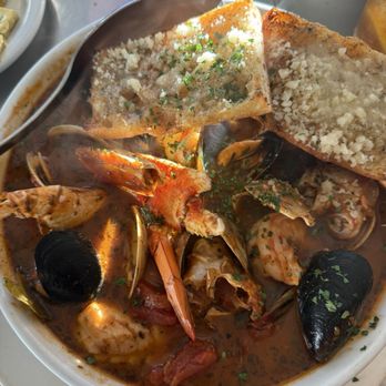 Anchor Oyster Bar - Cioppino - Seafood Near Me - San Francisco, California Anchor Oyster Bar - Cioppino - Seafood Near Me - San Francisco, California