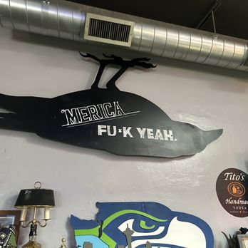 Club Crow - This tells you what this business thinks of America and the people who served! - Bars Near Me - Cashmere, Washington