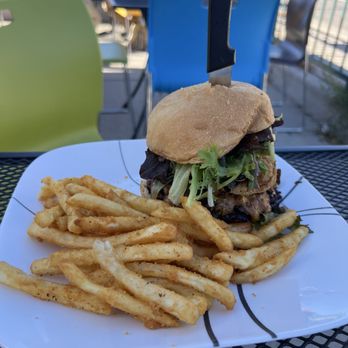 Black Forest Foods - Smokey Chipotle Burger - Cafes Near Me - Monument, Colorado