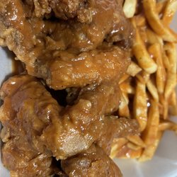 Kim's Wings - The Best Wings In Town! Argue With Yo Mama
