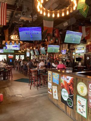 Mo's Irish Pub by null