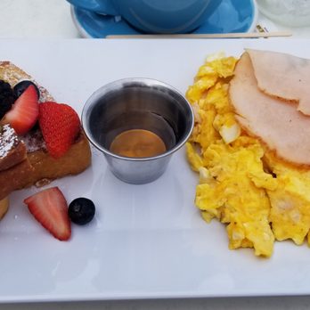 Blac Flamingo Coffee - French toast and scrambled eggs with turkey combo - Coffee & Tea Near Me - Culebra, Puerto Rico