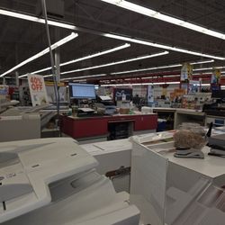 Staples - Store