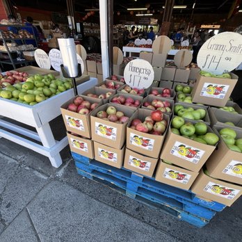 Boa Vista Orchards - Boa Vista Orchards (Placerville, CA): Apples - Honeycrispy & Granny Smith - Fruits & Veggies Near Me - Placerville, California