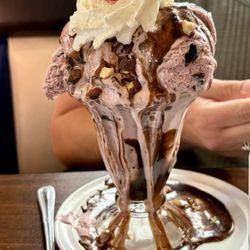 Leatherby's Family Creamery