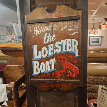 Lobster Boat Restaurant - Seafood Near Me - Merrimack, New Hampshire