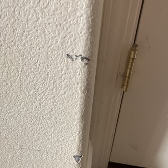680 Movers - Wall damaged by movers - Movers Near Me - Walnut Creek, California 680 Movers - Wall damaged by movers - Movers Near Me - Walnut Creek, California