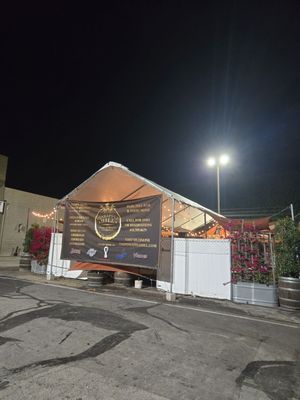 Pineapple Hill Saloon & Grill by null