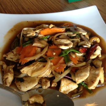 Sumran Thai Cuisine - Spicy cashew with chicken - Thai Near Me - Westminster, California