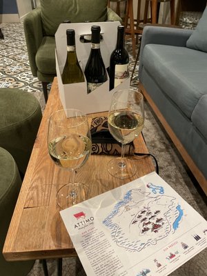 Attimo Wine by null