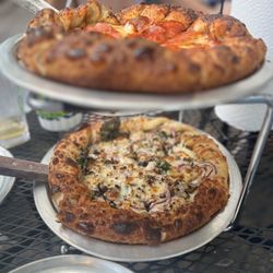 Grateful Head Pizza Oven & Beer Garden - 10 in pizzas