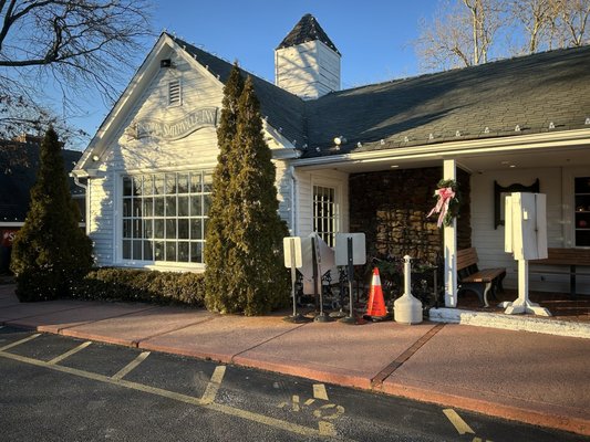 The Smithville Inn by null