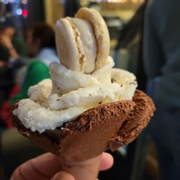 Vanilla Macaron