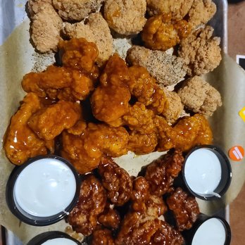 Buffalo Wild Wings - 30 boneless wings - American Near Me - Puyallup, Washington
