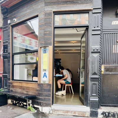 Dimes Deli by null