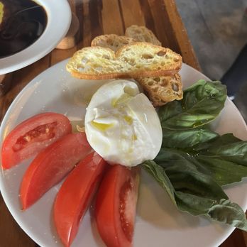 il vecchio - Burrata - Italian Near Me - Pacific Grove, California il vecchio - Burrata - Italian Near Me - Pacific Grove, California