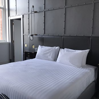 Titanic Hotel Belfast - Nice room with king size bed. - Hotels Near Me - Belfast, BFS