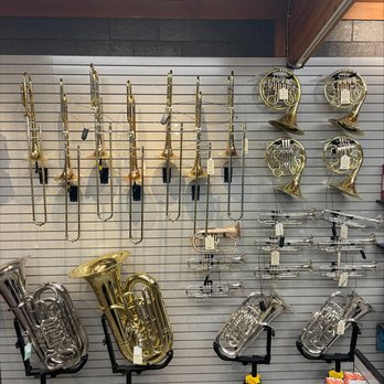 Beacock Music - Guitar Stores Near Me - Albany, Oregon