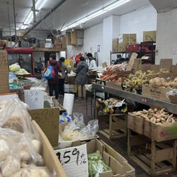Sheng Hing Market - One of 3 registers