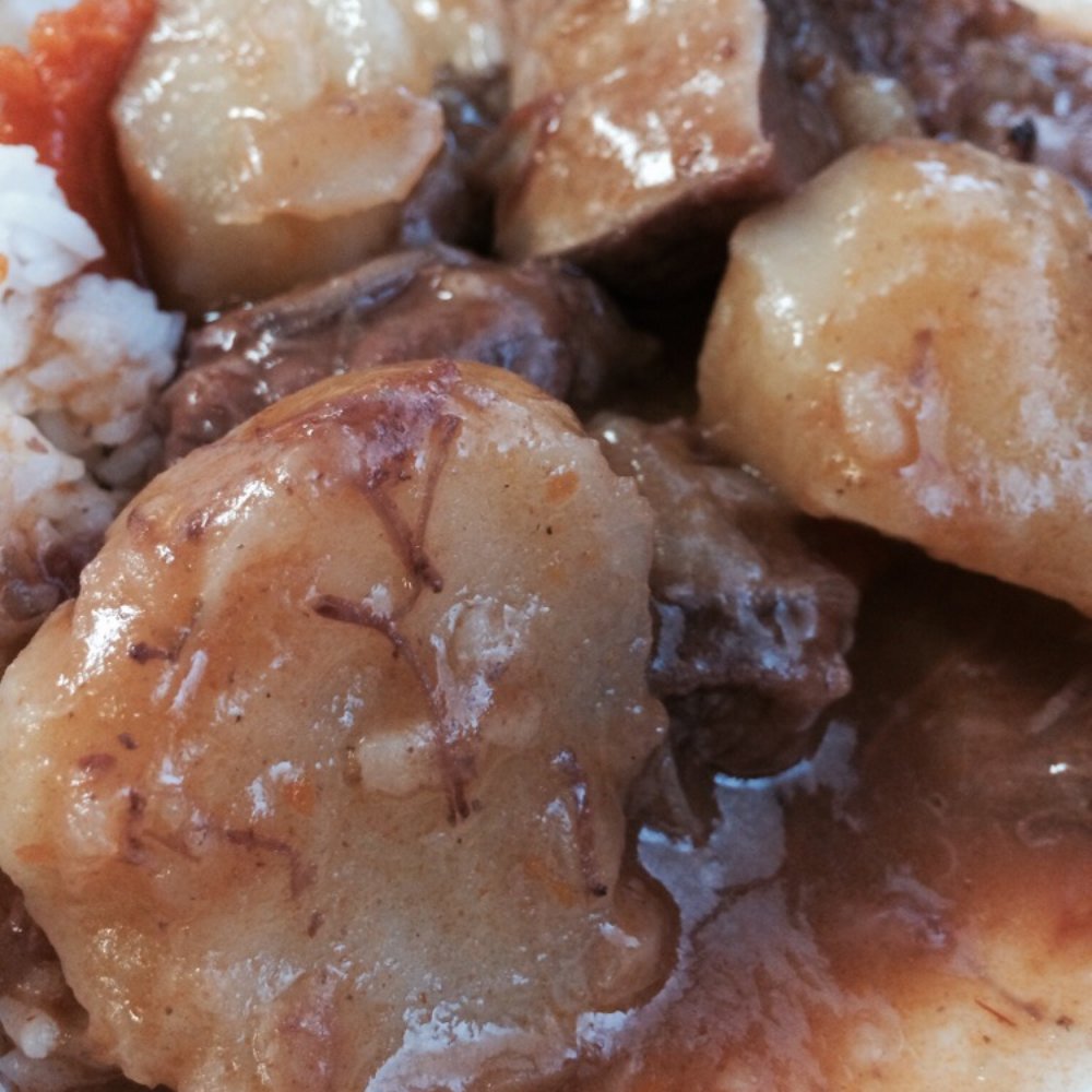 Hannara Restaurant - Beef stew close-up....winnahs! - American Near Me - Waianae, Hawaii Hannara Restaurant - Beef stew close-up....winnahs! - American Near Me - Waianae, Hawaii