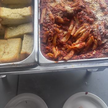 Reunion Restaurant - Pasta with marinara and garlic bread - Arcades Near Me - West Allis, Wisconsin