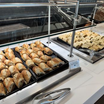 Delta Sky Club - Sandwiches/Wraps - Airport Lounges Near Me - Chicago, Illinois Delta Sky Club - Sandwiches/Wraps - Airport Lounges Near Me - Chicago, Illinois