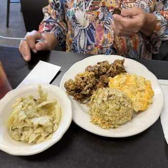 Miller's Bread Basket - Chicken livers with Mac n cheese, cabbage and broccoli cheese casserole - Southern Near Me - Blackville, South Carolina