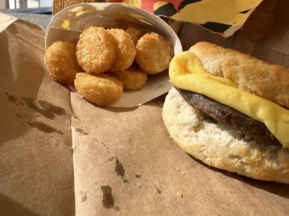 CARL’S JR Updated October 2024 51 Photos & 73 Reviews 33300