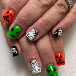 I love Halloween and all the creative ways to display it.