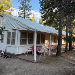 Tuolumne Meadows Lodge - Lodge dining room