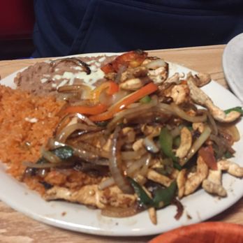 El-Canelo - Chicken Fajitas Lunch Special - Mexican Near Me - Erie, Pennsylvania El-Canelo - Chicken Fajitas Lunch Special - Mexican Near Me - Erie, Pennsylvania