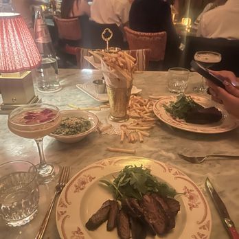 Sirrah - Hanger steak and unlimited fries !!! Off the chain seriously - French Near Me - New York, New York Sirrah - Hanger steak and unlimited fries !!! Off the chain seriously - French Near Me - New York, New York