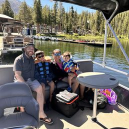 Pontoon boat for 8 people Pontoon boat for 8 people