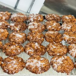 Louisville Donuts & Coffee - Apple fetter