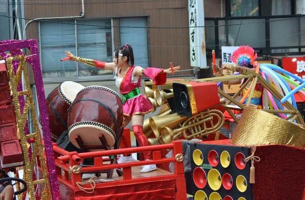 New Robot Restaurant Show by null