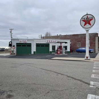 Gearhead Curios - Overall view - Landmarks & Historical Buildings Near Me - Galena, Kansas