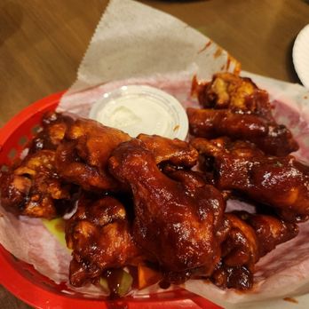 We Cook Pizza and Pasta - Buffalo BBQ wings - Pizza Near Me - Tusayan, Arizona