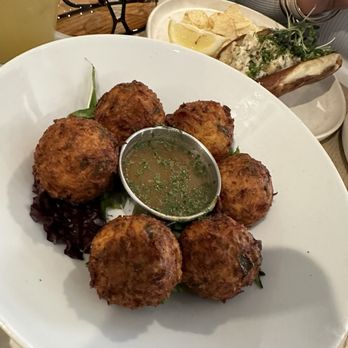 Aunts et Uncles - Fish Cakes! - Vegan Near Me - Brooklyn, New York Aunts et Uncles - Fish Cakes! - Vegan Near Me - Brooklyn, New York