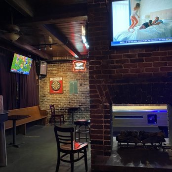 Redd's Uptilly Tavern - Many TVs - Dive Bars Near Me - New Orleans, Louisiana Redd's Uptilly Tavern - Many TVs - Dive Bars Near Me - New Orleans, Louisiana