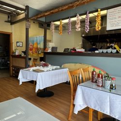 Mauna Loa Hawaiian BBQ - Inside