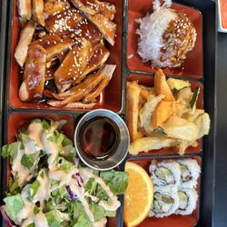 Sakura Japanese Sushi Bar & Grill - Teriyaki chicken bento box