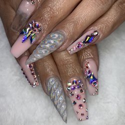 Naughty Nailz - NaughtyNailz