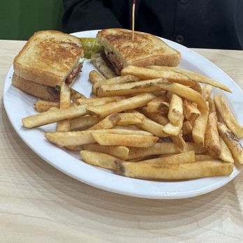 The Toasted Yolk Cafe - BLT Sandwich - Breakfast & Brunch Near Me - El Paso, Texas The Toasted Yolk Cafe - BLT Sandwich - Breakfast & Brunch Near Me - El Paso, Texas